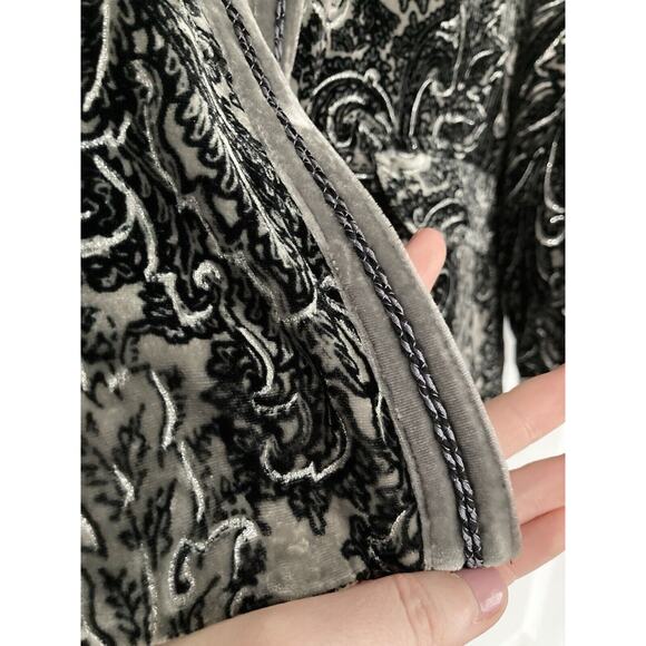 Chicos Size 2 Crushed Velvet Burnout Lined Jacket Artsy Paisley Dark Romantic - Picture 4 of 7